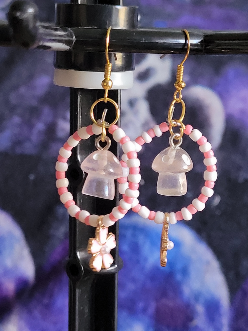 🍁NEW🍁Hand Crafted Pink and White Beaded Hoop Earrings